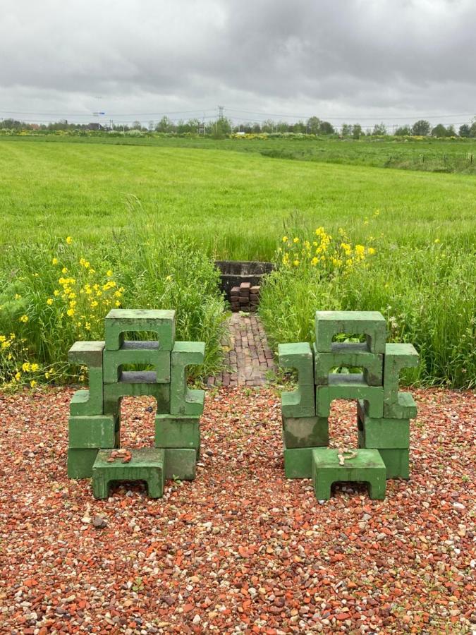 Tiny House Van Hoogspanning Naar Ontspanning Wirdum المظهر الخارجي الصورة